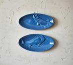 Ross Art - Schaal (2) - L. 48 cm - Aardewerk - Vis schalen, Antiek en Kunst