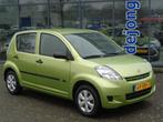 Daihatsu Sirion 1.0 12V NL auto 1e eigenaar! Zuinige hoogzit, Auto's, Daihatsu, Voorwielaandrijving, Stof, Handgeschakeld, Onderhoudsboekje