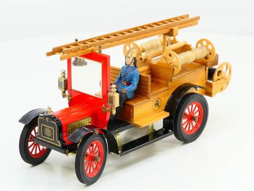 Schaal 1:12 CG Benz Fire Truck #182 (Automodellen), Hobby en Vrije tijd, Modelauto's | 1:5 tot 1:12, Gebruikt, Ophalen of Verzenden