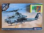 Academy 12127 AH-1Z Shark Mouth + Def Model pilot set 1:35, Verzenden, Nieuw