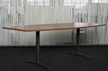 Vergadertafel grote verschillende maten beschikbaar voor biedingen