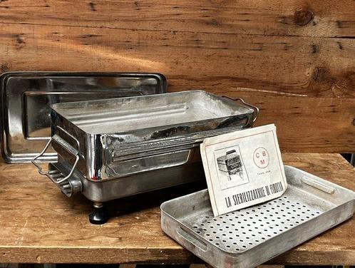 Medisch instrument - Staal - Elektrische sterilisator, Antiek en Kunst, Antiek | Wandborden en Tegels