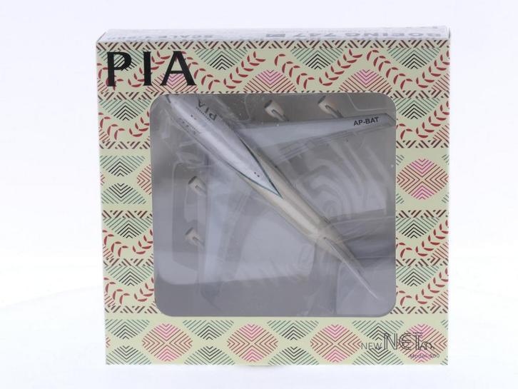 Schaal 1:500 NetModels NMPIA2 PIA Boeing 747-200 Reg.Nr...., Hobby en Vrije tijd, Modelbouw | Vliegtuigen en Helikopters, Gebruikt