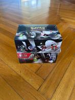 Pokémon - 1 Booster box - Box 8 mini tin fuoco bianco e luce, Hobby en Vrije tijd, Verzamelkaartspellen | Pokémon, Nieuw