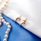 Gouden oorringen met dolfijn | Ø 13,0 mm (oorstekers), Sieraden, Tassen en Uiterlijk, Oorbellen, Gebruikt, Overige kleuren, Ophalen of Verzenden