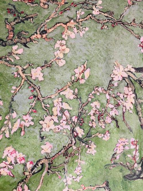 Amandelbloesem meubelstof: elegantie en natuur in puur, Antiek en Kunst, Antiek | Kleden en Textiel