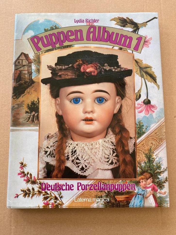 Duitse Porselein-Poppen - met signaturen van Makers - DUITS, Verzamelen, Poppen, Zo goed als nieuw, Ophalen of Verzenden