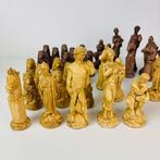 Schaakspel - Grieks Romeinse schaakstukken - Hars, Antiek en Kunst, Curiosa en Brocante