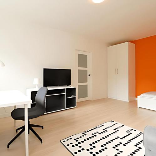 Appartement met 3 slaapkamers en balkon in Adriaan Dortsmans, Huizen en Kamers, Huizen te huur, Direct bij eigenaar, Rotterdam