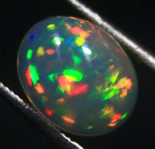 Cts. 1,70 Natuurlijke Ethiopische opaal Cabochon - Hoogte:, Verzamelen, Mineralen en Fossielen