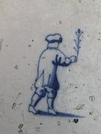 Tegel - Man met tak / bloem - 1650-1700 - Delfts blauwe