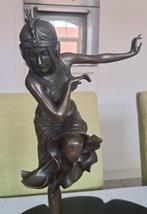 Beeld, Bronzen hindoe danseres op sokkel - 3,2 kg - 40 cm -, Antiek en Kunst