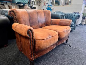 Schitterend Old Vintage Chesterfield 2 zitsbankje bruin leer beschikbaar voor biedingen