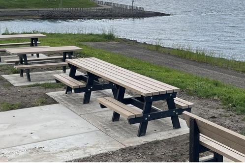 Rockwood® Picknicktafel Rolstoel - Zwaar Kunststof - Sand, Tuin en Terras, Picknicktafels, Nieuw, Hout, Rechthoekig, Ophalen of Verzenden