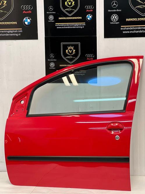 Peugeot 107 portier 4-deurs links voor deur bj.2011 rood, Auto-onderdelen, Carrosserie en Plaatwerk, Gebruikt, Peugeot, Voor, Links