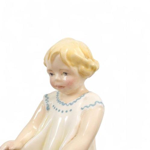 Royal Worcester - Beeldje - Figure of Joan - a small girl, Antiek en Kunst, Antiek | Glas en Kristal