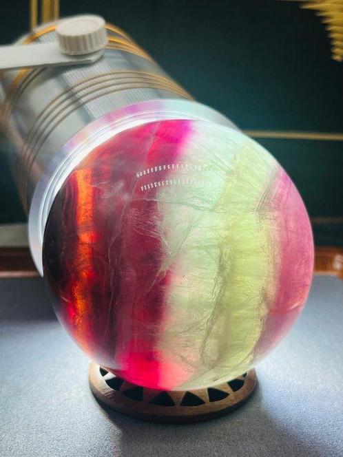 ***GEEN RESERVE*** Topkwaliteit regenboogfluorietbol –, Verzamelen, Mineralen en Fossielen