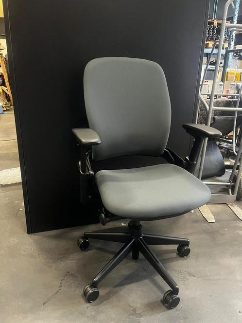 5x Ergonomische Bureaustoel Steelcase Leap V2 - Grijs, Huis en Inrichting, Bureaustoelen, Bureaustoel, Grijs, Zo goed als nieuw