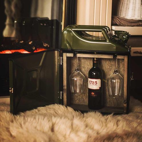 Jerrycan Bar - Groen - Incl. 2 Wijnglazen - Handgemaakt in, Diversen, Kerst, Nieuw, Verzenden