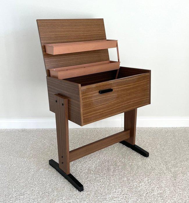 Naaidoos - Hout, materiaal, Antiek en Kunst, Kunst | Designobjecten