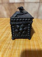 Kist (2) - Smeedijzer - Doos van versterkt ijzer, Antiek en Kunst, Curiosa en Brocante