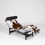 Cassina - Charlotte Perriand, Le Corbusier, Pierre Jeanneret