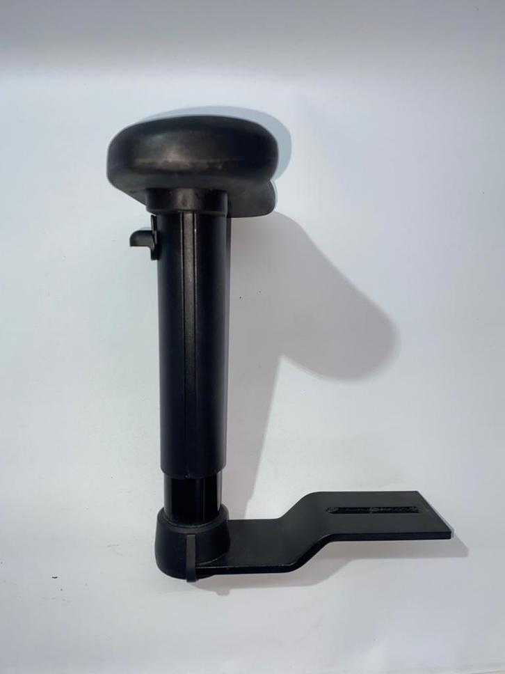 Officenow armlegger, links, Zakelijke goederen, Kantoor en Winkelinrichting | Kantoormeubilair en Inrichting, Ophalen