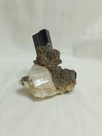 Zwarte Toermalijn met Rozenkwarts EEN ENKEL STUK (Gilgit,, Verzamelen, Mineralen en Fossielen