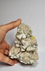 Kristallen op matrix - Hoogte: 15 cm - Breedte: 12 cm- 968 g, Verzamelen