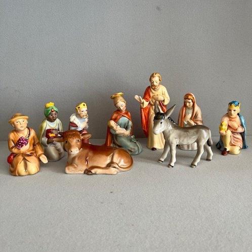 Goebel - Beeldje - Kerststal – 9-delige porseleinen set –, Antiek en Kunst, Antiek | Boeken en Bijbels