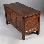 Grote Hollandse 17e eeuwse kist met plat deksel en panelen i, Antiek en Kunst, Ophalen of Verzenden