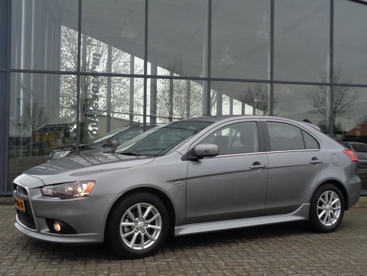 Mitsubishi Lancer 1.6 Sportback Limited Uniek! NL Weinig km, Auto's, Mitsubishi, Origineel Nederlands, Dealer onderhouden, Onderhoudsboekje