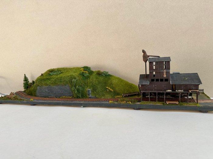 Diverse merken - Diorama Houtfabriek diorama H0e met trein, Hobby en Vrije tijd, Modeltreinen | H0