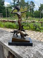 Josef Lorenzl - sculptuur, Diana with Hunting Dogs - 31 cm -