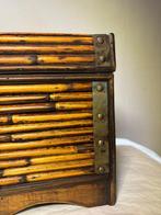 Kist - Antieke Kist met Bamboe Front en Messing Hoeken -
