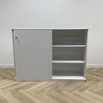 Kinnarps schuifdeurkast vv 4 legborden en sleutel, Huis en Inrichting, Kasten | Overige, Ophalen of Verzenden, Gebruikt