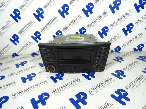 Radio/CD-speler A 211 820 1079 o.a: CLS-klasse w219, Auto-onderdelen, Elektronica en Kabels, Gebruikt, 3 maanden garantie, Mercedes-Benz