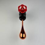 Santicri (1992) - sculptuur, Running Out - 26 cm - Hars -, Nieuw