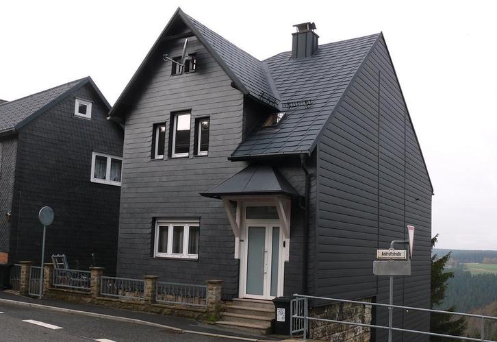 Gerenoveerd huis met 3 appartementen, prachtige tuin, 800 m, Huizen en Kamers, Buitenland, Dorp, Overige soorten, Duitsland