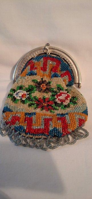 antiek zilveren beugel portemonnee met kralen tasje. vroeg, Antiek en Kunst, Antiek | Goud en Zilver