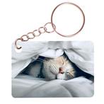 Sleutelhanger 6x4cm - Poes Slapend onder Laken NIEUW, Ophalen of Verzenden, Nieuw