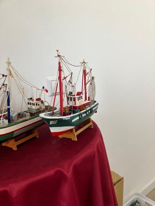 Maritieme objecten (3) - vissersschepen 2x Spanje 1, Antiek en Kunst, Curiosa en Brocante