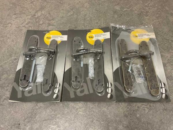 Veiling - Yale deurklinkset op plaat 38mm set 3-delig Valeri, Doe-het-zelf en Verbouw, Hang- en Sluitwerk