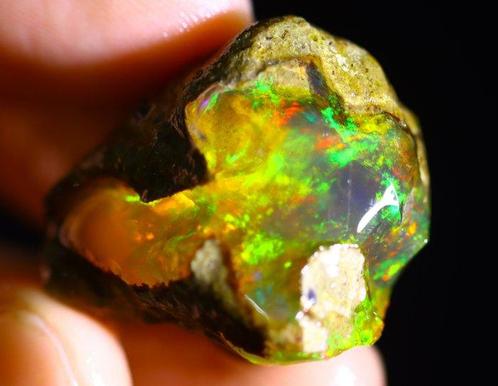 54,8 ct - Spectaculaire kristalopaal - Ruw - Bekijk Video-, Verzamelen, Mineralen en Fossielen
