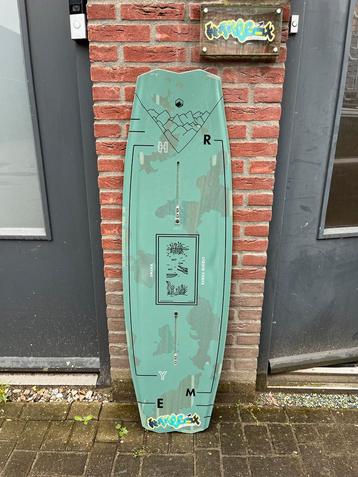 Liquid force rhyme 144 cm pro bootwakeboard demo model beschikbaar voor biedingen