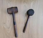 Lot de 2 anciens maillets à tête en peau enroulée, outils de