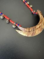 Halsketting - konyak - Nagaland, Antiek en Kunst