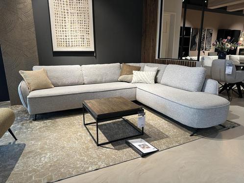 Hoekbank Witara beige rechts **SHOWROOMMODEL**, Huis en Inrichting, Banken | Bankstellen, Nieuw, Stof