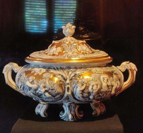 G.B.R. CAPODIMONTE - Tafelmiddenstuk - Keramiek - G.B.R., Antiek en Kunst, Antiek | Glas en Kristal