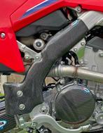 Pro Carbon framebeschermers ( lang ) Honda CRF 250R 2022-202, Motoren, Verzenden, Nieuw